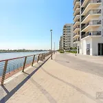 Welhome - Apt Close To Yas Waterworld And Ferrari Circuits